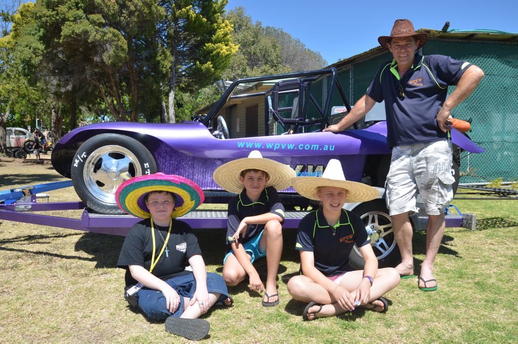 Ryan Hegarty, Yanni Meins, Lana-Rose Bolton with father Scott Bolton and his new entry to the VW Warwick dragrace competition.
